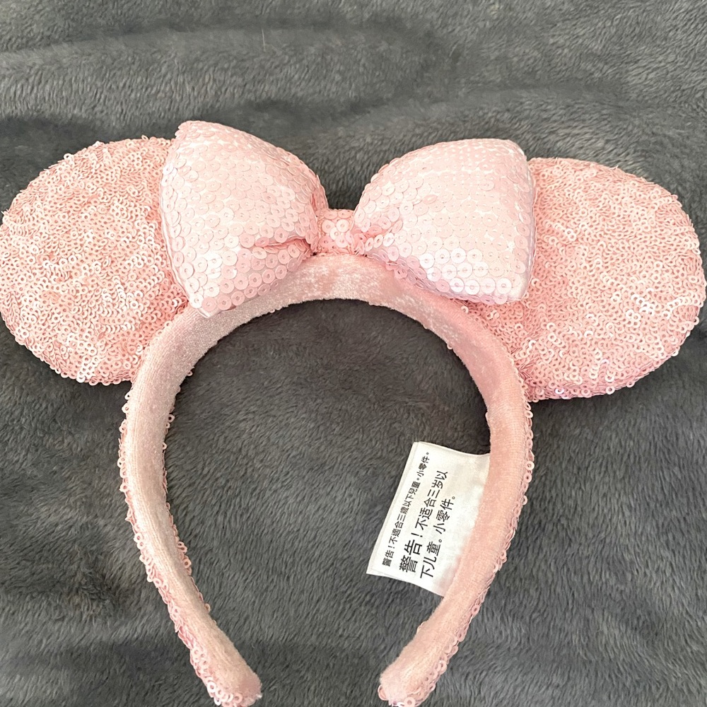 Disneyland millennial pink Minnie ears